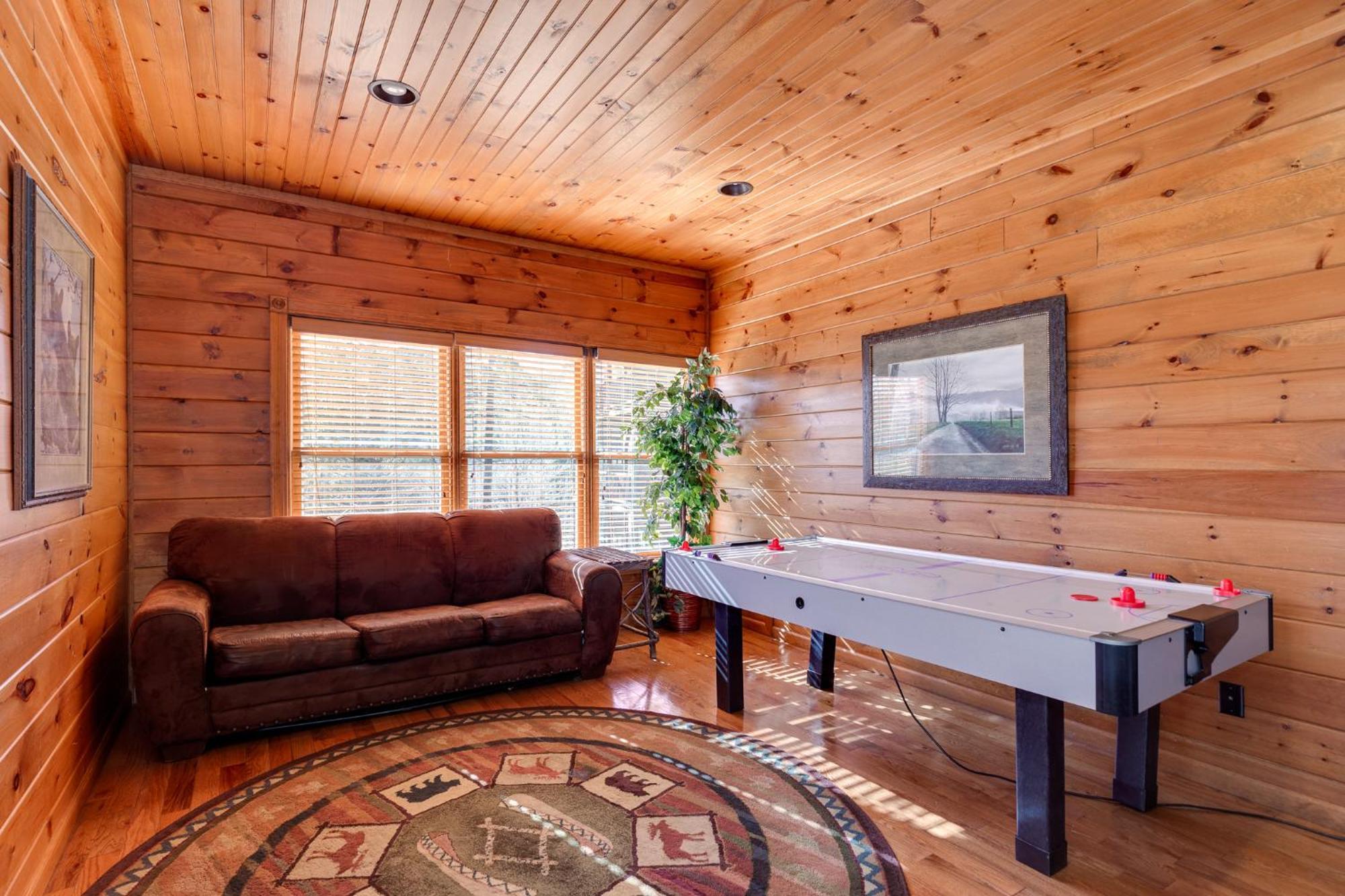 The Great Escape Ii, 5 Bedrooms, Sleeps 17, Game Room, Pool Access, Theater Gatlinburg Extérieur photo