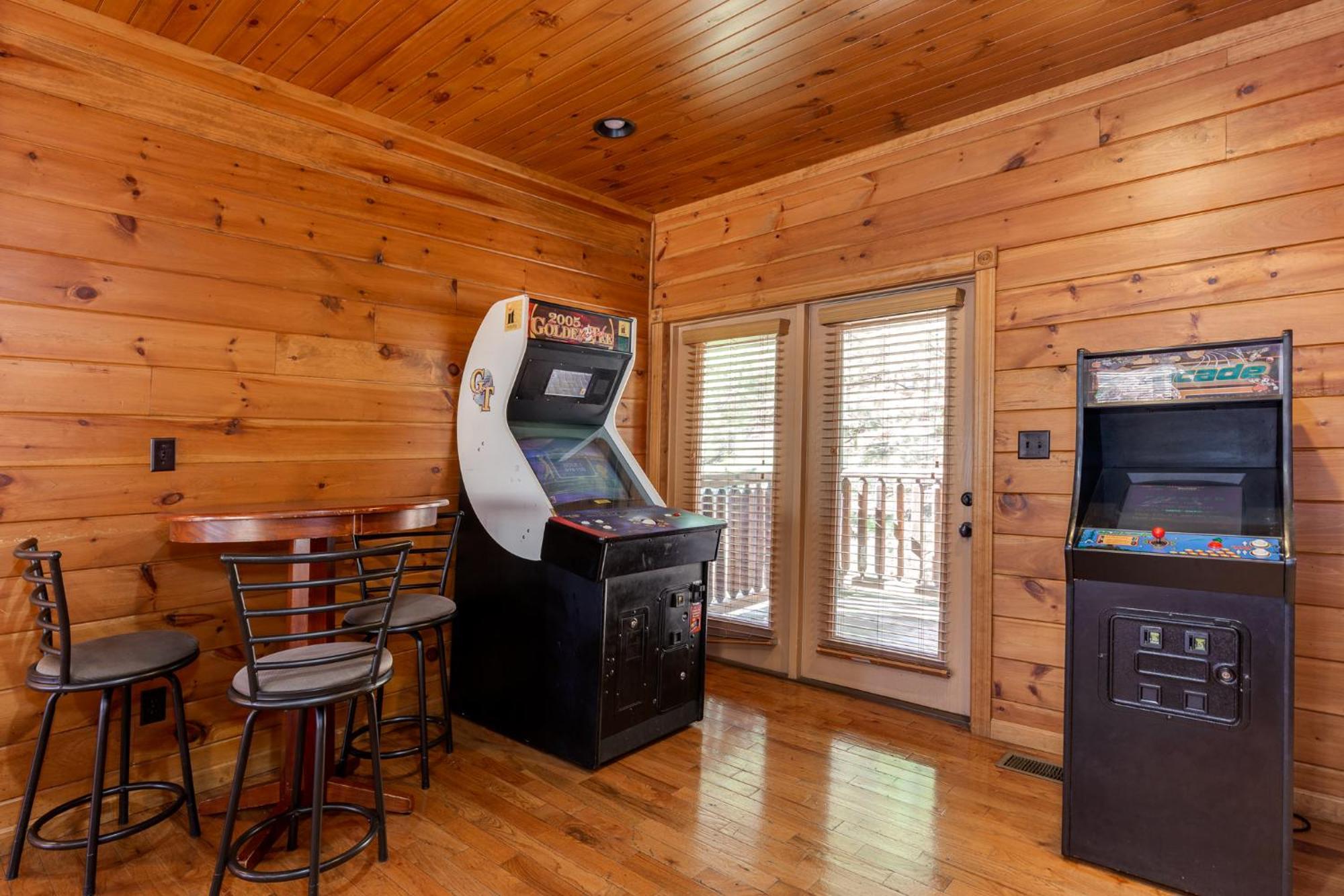 The Great Escape Ii, 5 Bedrooms, Sleeps 17, Game Room, Pool Access, Theater Gatlinburg Extérieur photo